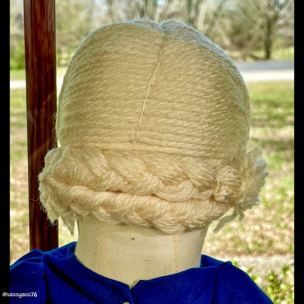 ▪️VTG▪️1980's18 Inch RARE & HARD-TO-FIND Handmade Embroidered Shakertown Doll - Picture 4 of 12
